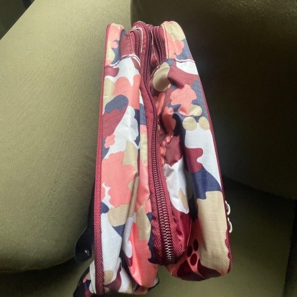 Samantha Brown Carry All Travel Bag BURGUNDY GEO CAMO nwt - Picture 10 of 12